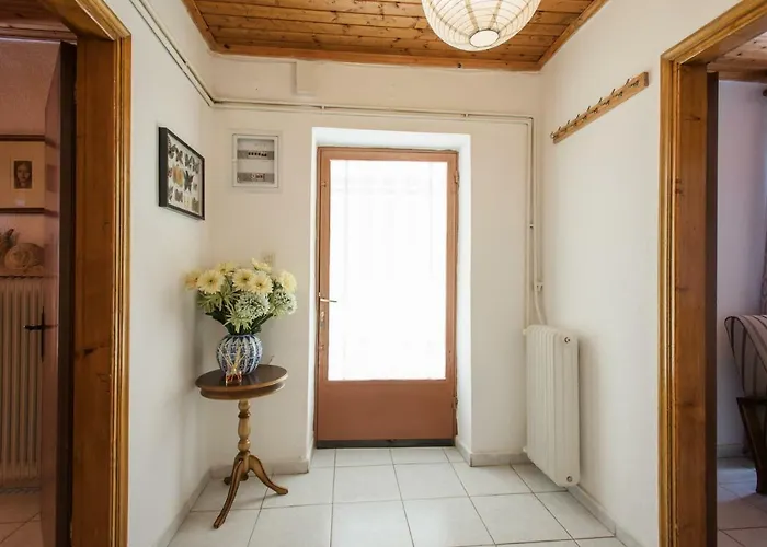 Lena\'S Garden House